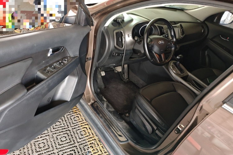 起亚 智跑 2015款 2.0L 自动两驱版GLS中控内饰7003