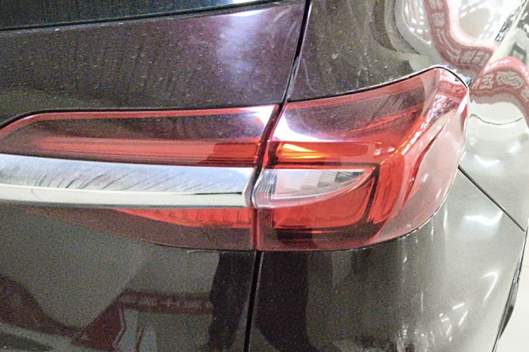 别克 昂科旗 2022款 652T 四驱Avenir艾维亚 6座车身外观9