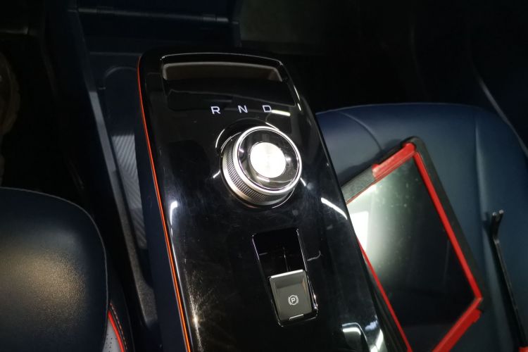 吉利几何E萤火虫 2022款 401KM 霹雳虎 4座中控内饰18