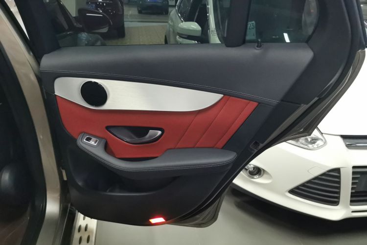 奔驰GLC轿跑 2020款 GLC 260 4MATIC 轿跑SUV中控内饰7006