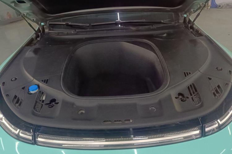 小鹏P7 2020款 586N机舱底盘24