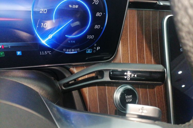 奔驰EQE SUV 2023款 350 4MATIC 先锋版中控内饰18