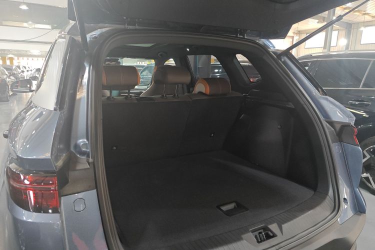 比亚迪 宋Pro新能源 2023款 冠军版 DM-i 110KM超越型机舱底盘23