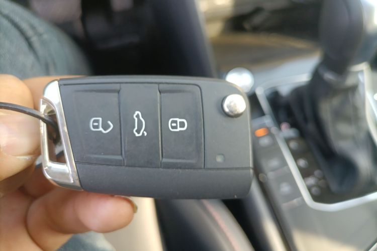 大众 途岳 2024款 300TSI 两驱月尊版中控内饰7001