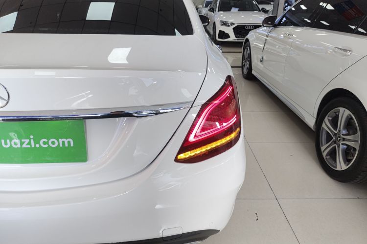 奔驰C级 2020款 改款 C 200 L 时尚型运动版车身外观9