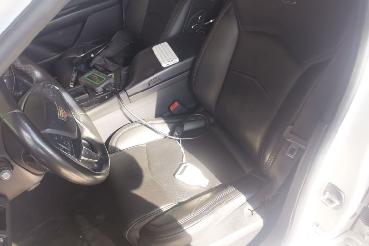 凯迪拉克CT6 2017款 28T 豪华型中控内饰19