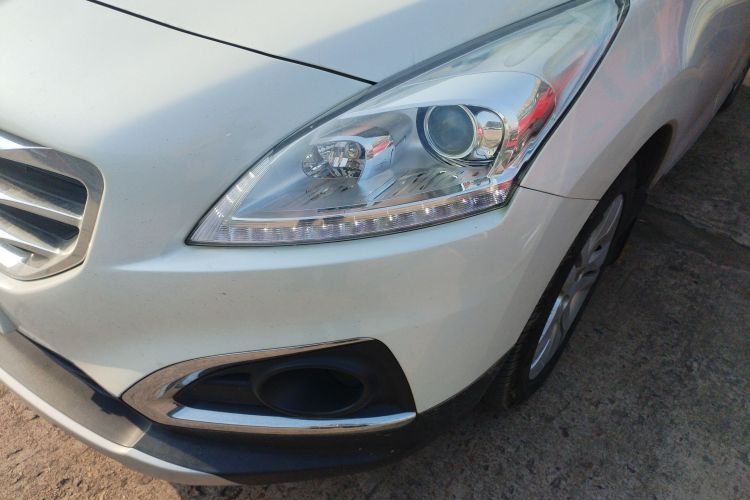 标致3008 2013款 2.0L 自动潮流版局部细节36