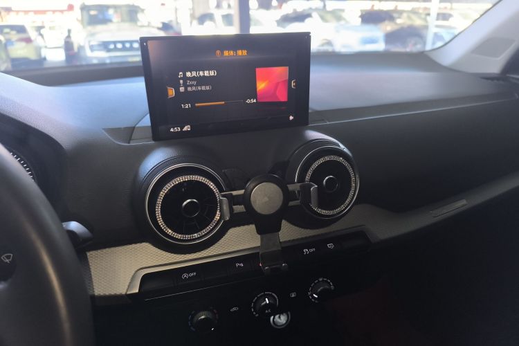 奥迪Q2L 2020款 35 TFSI 进取动感型中控内饰16