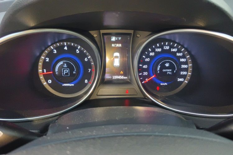 现代 胜达 2013款 2.4L 自动四驱智能型中控内饰14