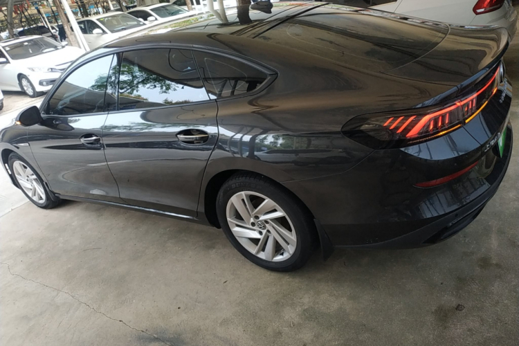 大众 2022款 凌渡L 280TSI DSG热辣版车身外观4