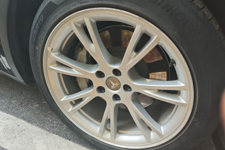 特斯拉 Model Y 2021款 标准续航后驱版车身外观6007