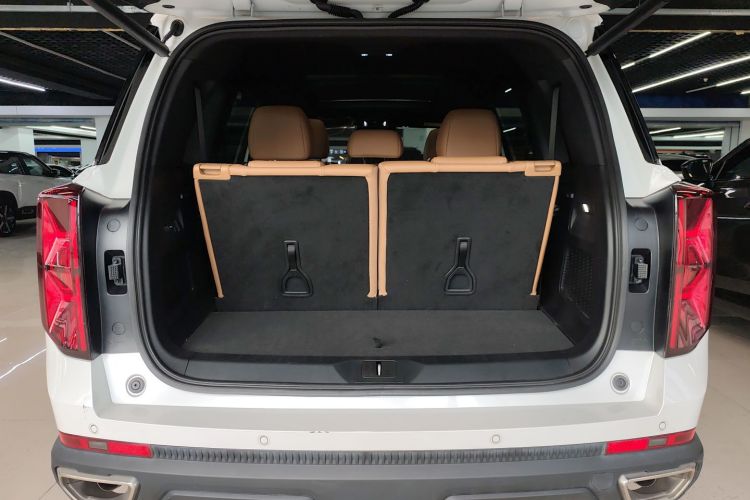 广汽传祺 传祺GS8 2022款 领航系列 2.0TGDI 两驱豪华智联版（七座）机舱底盘23