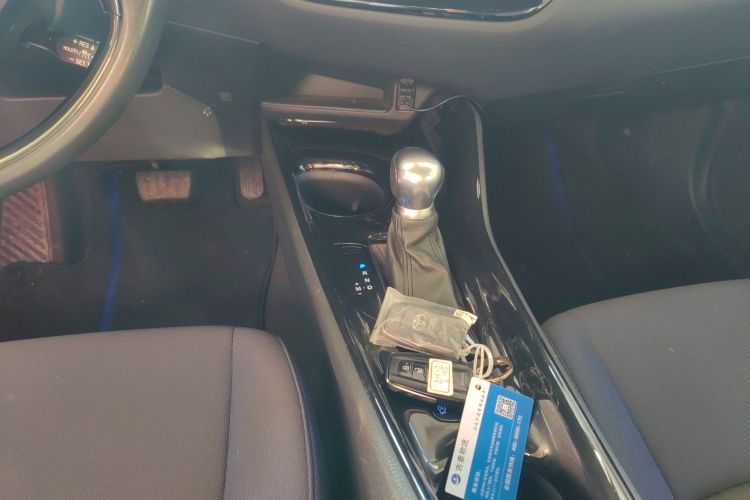 丰田C-HR 2018款 2.0L 豪华版 国V中控内饰18