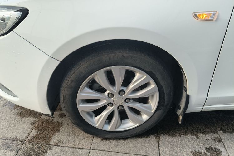 别克 英朗 2021款 改款 典范 1.5L 自动精英型车身外观6007