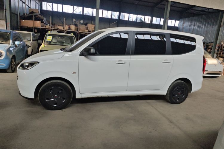 五菱汽车 五菱宏光新能源 2025款 增程式混动 50KM 舒适型车身外观6003