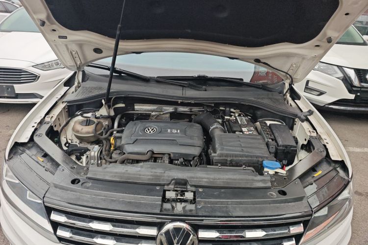 大众 途观L 2017款 330TSI 自动两驱风尚版机舱底盘24