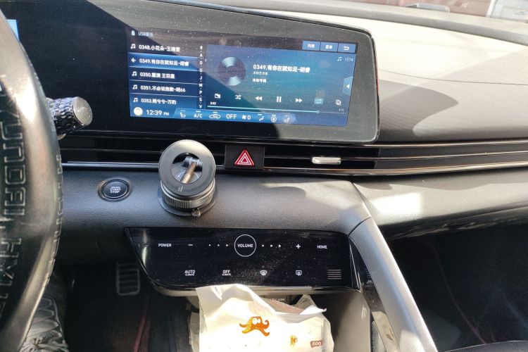 现代 伊兰特 2022款 240TGDi DCT TOP旗舰版中控内饰16