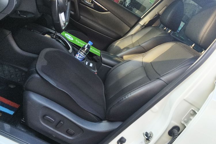 日产 奇骏 2019款 2.0L CVT舒适版 2WD中控内饰19