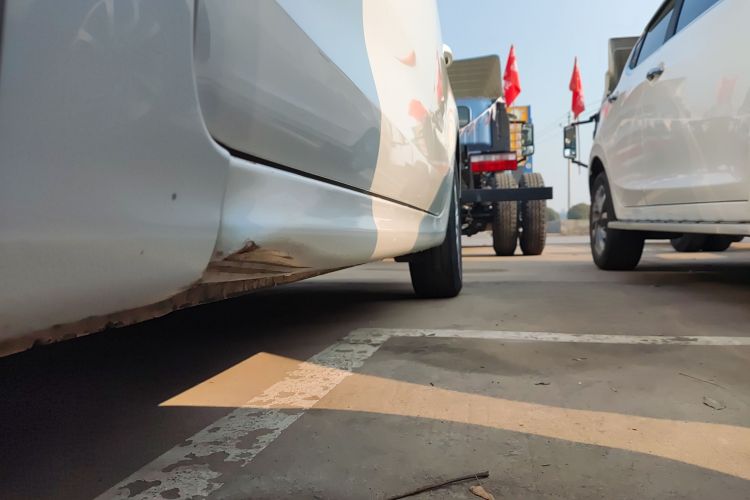 起亚K2 2017款 三厢 1.4L MT GLS局部细节9002