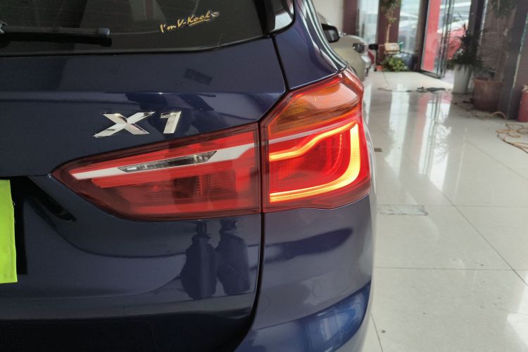 宝马X1 2018款 sDrive18Li 尊享型车身外观9