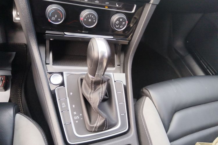 大众 高尔夫 2019款 280TSI DSG R-Line型 国V中控内饰18