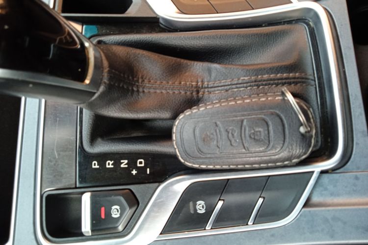 吉利汽车 帝豪 2018款 1.5L CVT向上互联版中控内饰11