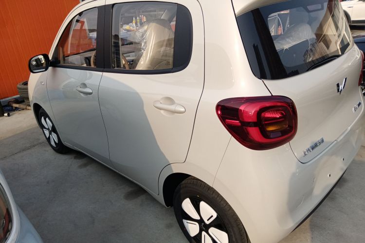 五菱汽车 宏光MINIEV 2025款 四门版 进阶款车身外观4