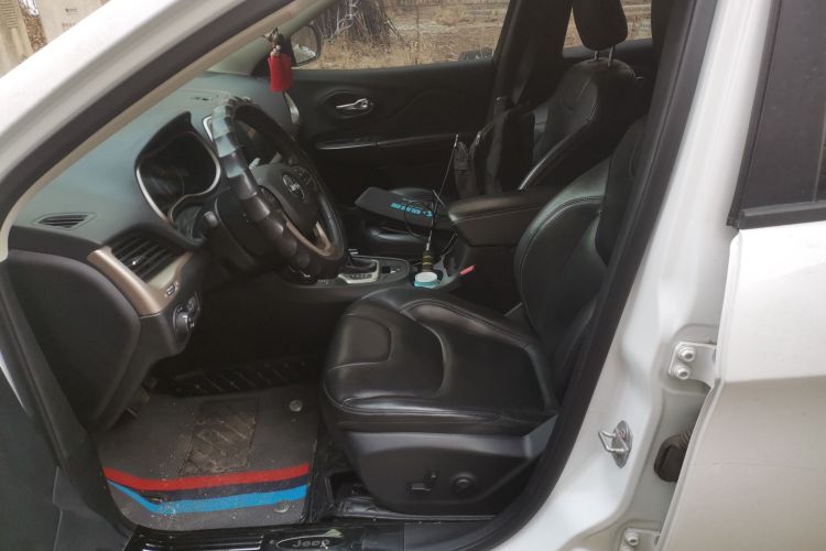 Jeep 自由光 2016款 2.4L 75周年致敬版局部细节19