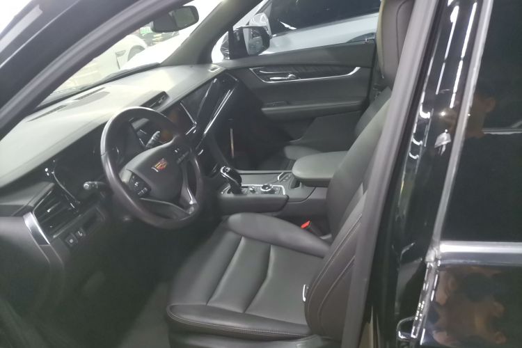 凯迪拉克XT6 2021款 2.0T 六座两驱豪华型中控内饰19