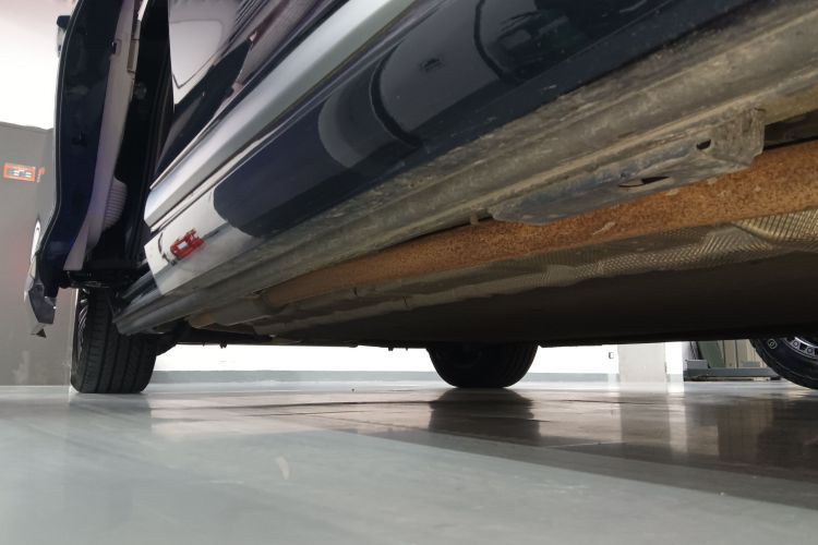 腾势D9 2022款 DM-i 970 四驱尊荣型局部细节9001