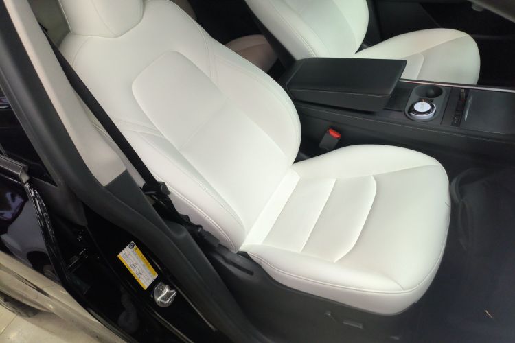 特斯拉 Model Y 2022款 后轮驱动版局部细节41