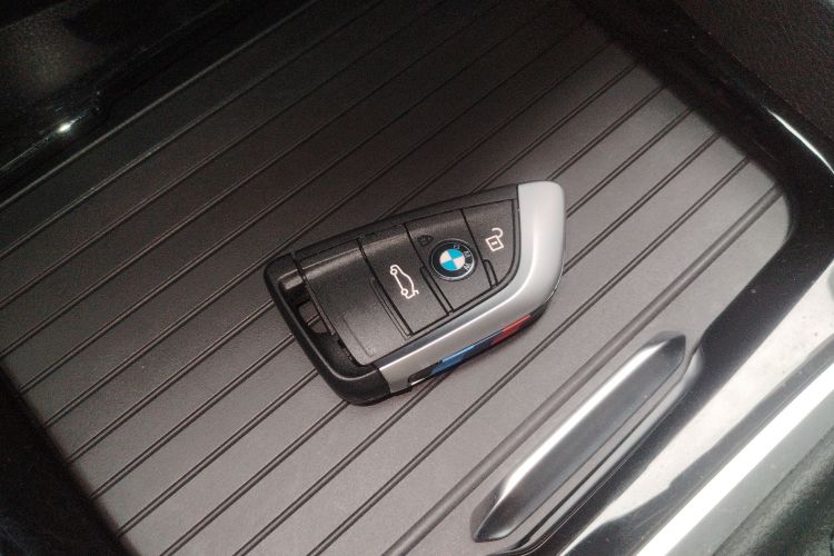 宝马1系 2022款 120i M运动曜夜版中控内饰7001