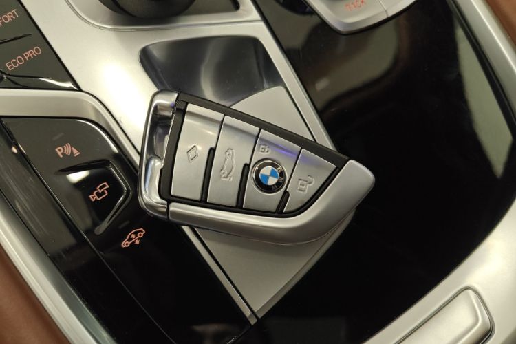 宝马7系 2018款 740Li xDrive 尊享型 M运动套装中控内饰11