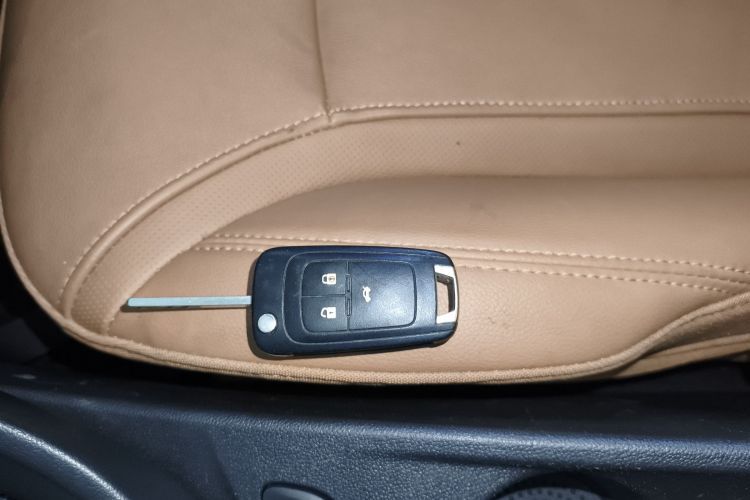 别克 英朗 2019款 18T 自动互联旗舰型 国V中控内饰11