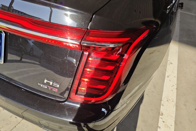 红旗H9 2022款 2.0T 智联旗享版车身外观6006