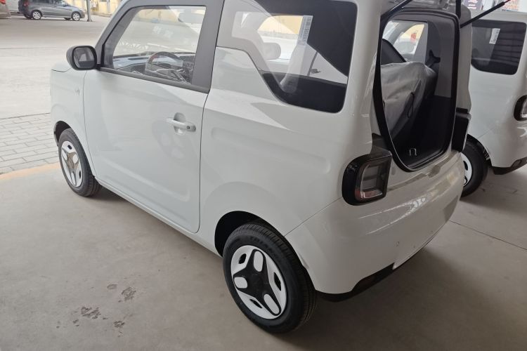 吉利银河 熊猫 2025款 210km 元气熊车身外观4