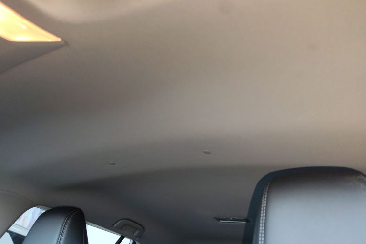 丰田 威兰达 2022款 2.0L CVT两驱都市版中控内饰22