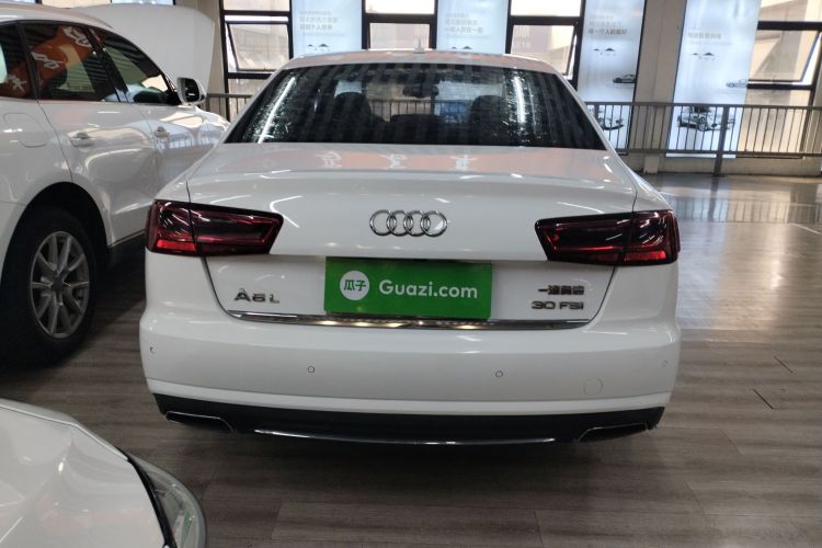 奥迪A6L 2016款 30 FSI 舒适型车身外观6