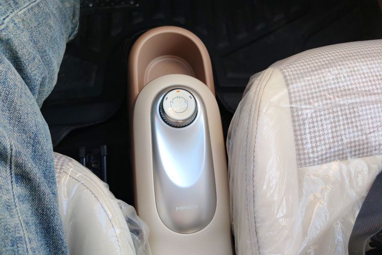 五菱汽车 宏光MINIEV 2025款 四门版 进阶款中控内饰18