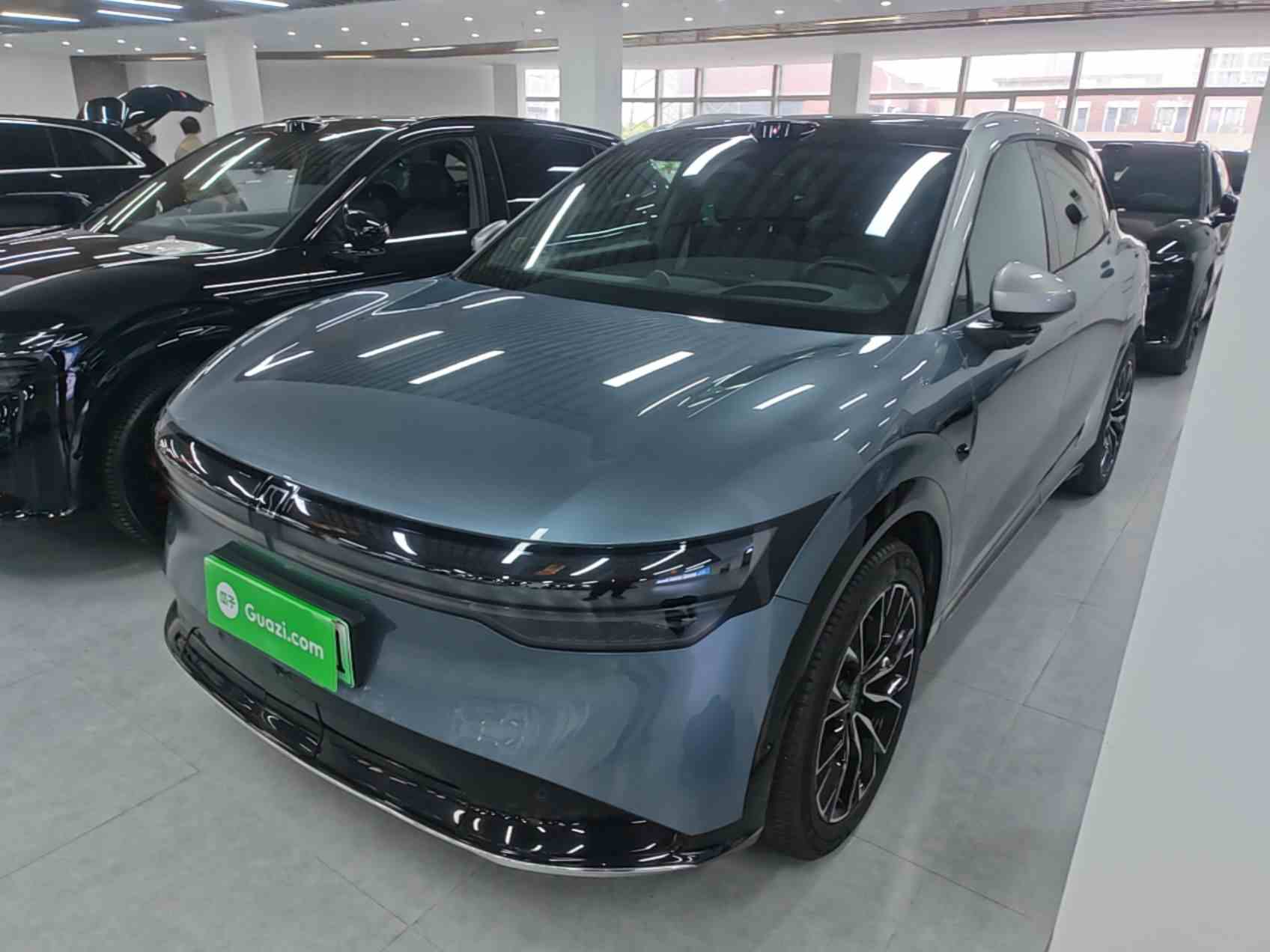 极氪7X 2025款 75kWh 后驱智驾版(2)