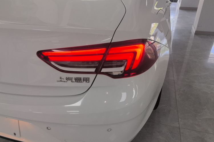 别克 君威 2020款 552T 精英型车身外观6006