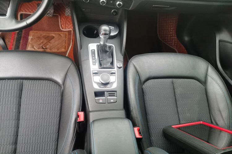 奥迪A3 2019款 Sportback 35 TFSI 时尚型 国V中控内饰18