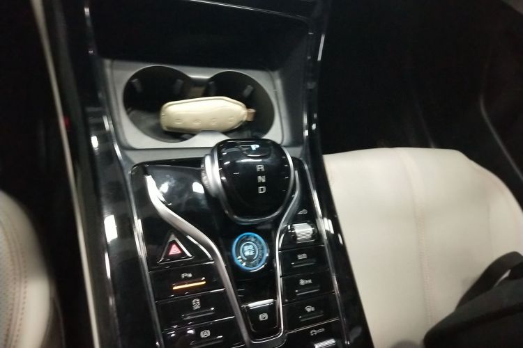 比亚迪 秦PLUS 2023款 冠军版 DM-i 55KM领先型中控内饰18