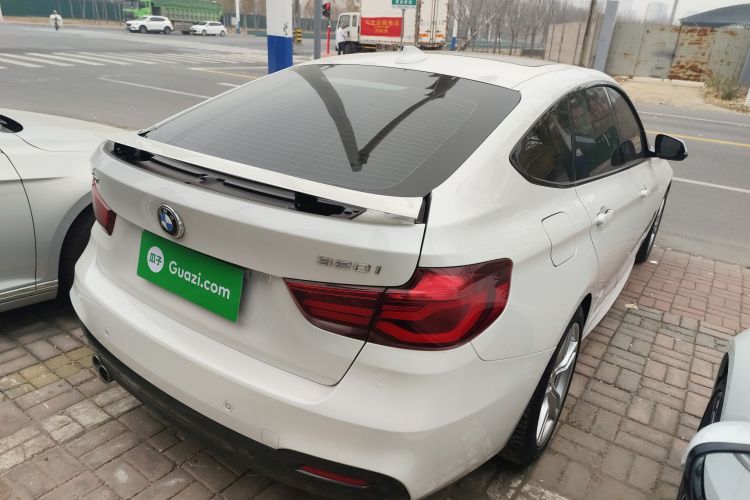 宝马3系GT 2020款 320i M运动套装车身外观7