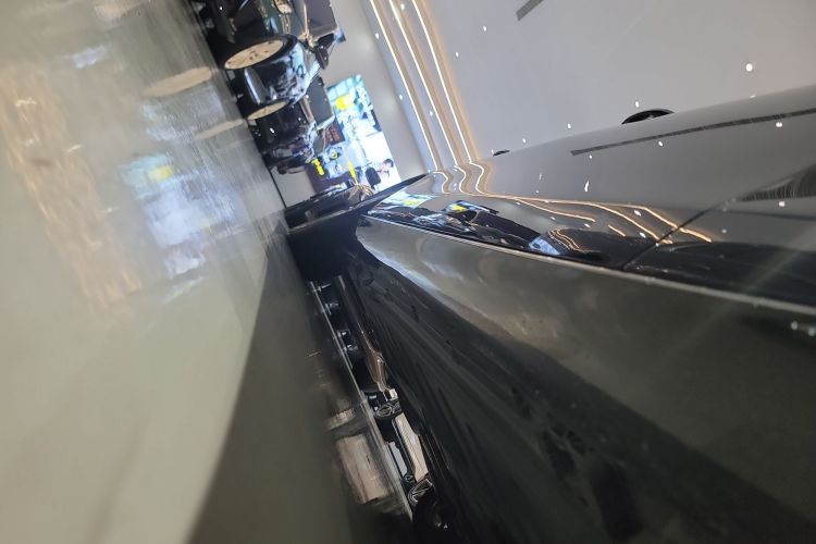 奔驰E级 2022款 E 260 L局部细节9001