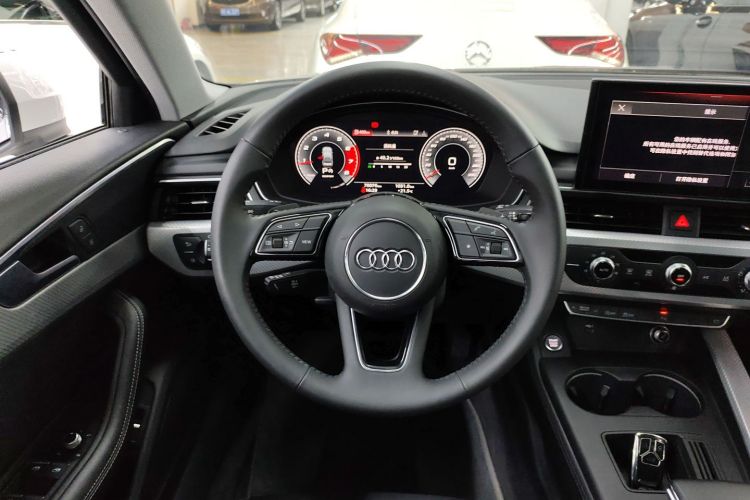 奥迪A4L 2020款 40 TFSI 时尚致雅型中控内饰13