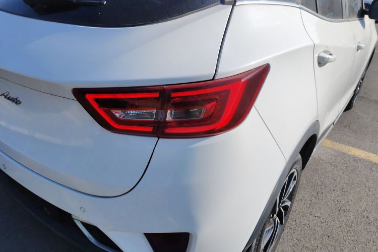 众泰T300 2017款 1.5L 手动豪华型车身外观9