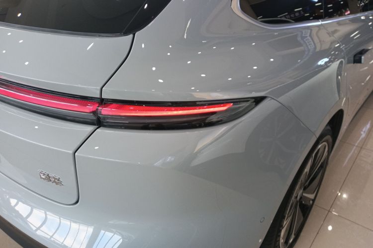 蔚来ET5T 2024款 75kWh Touring车身外观9