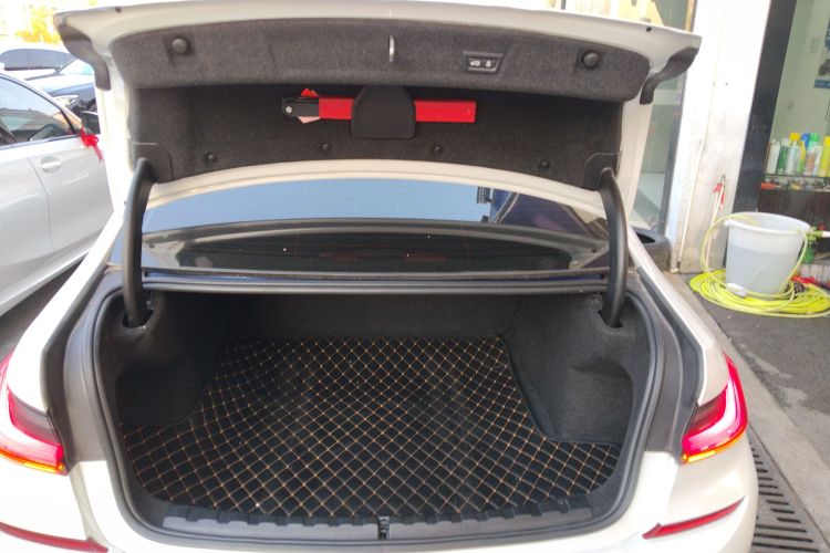 宝马3系 2021款 325Li M运动套装机舱底盘23