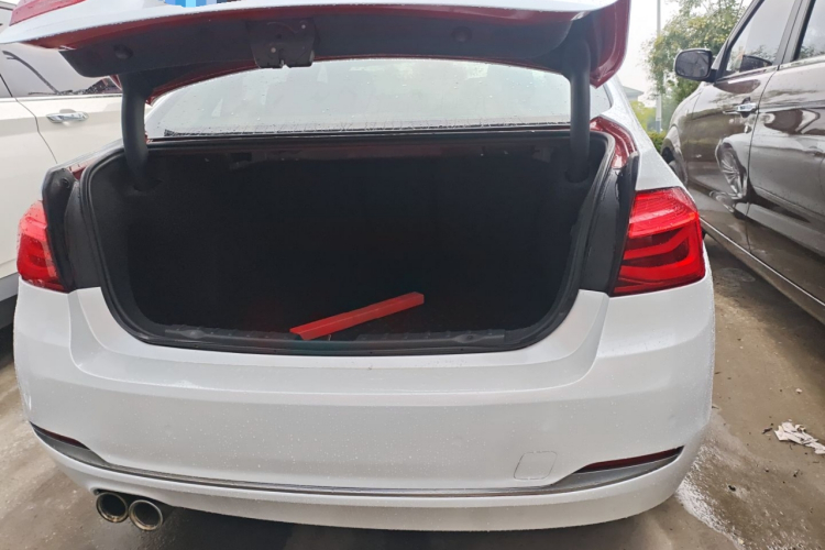 宝马3系 2018款 320Li 时尚型局部细节23